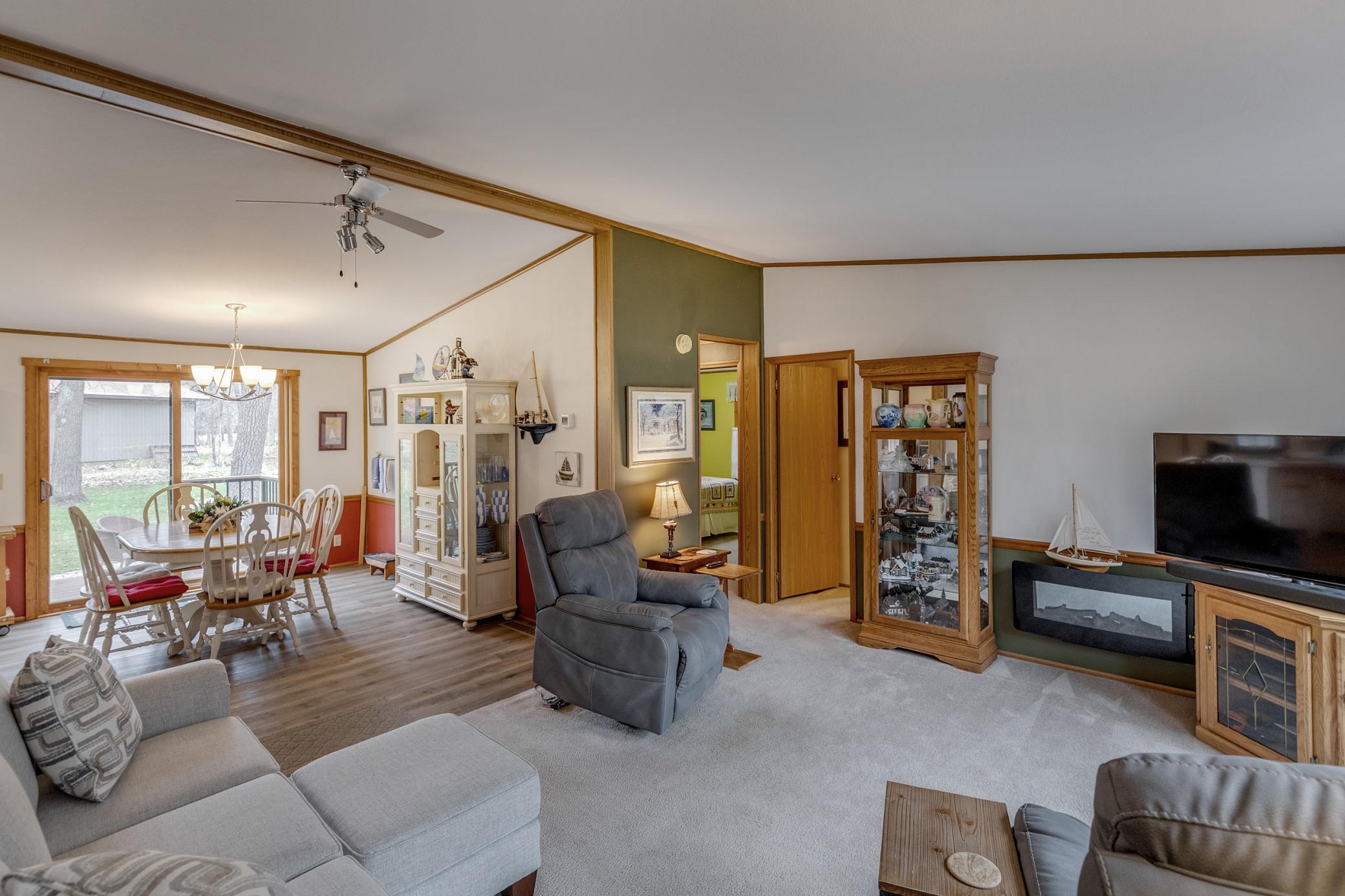 Living room & dining area