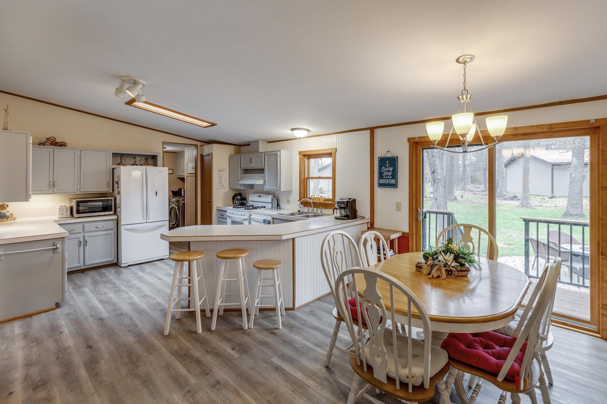 Kitchen island & dining area