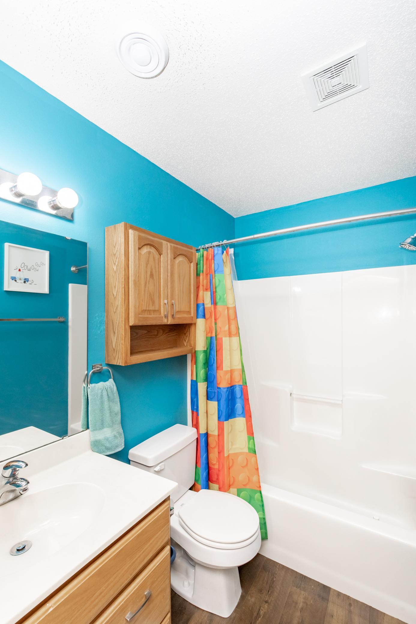 Bathroom 2 - Full