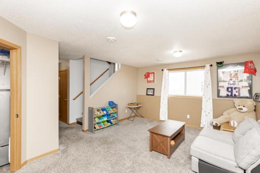 983 42nd Avenue W, West Fargo, ND 58078