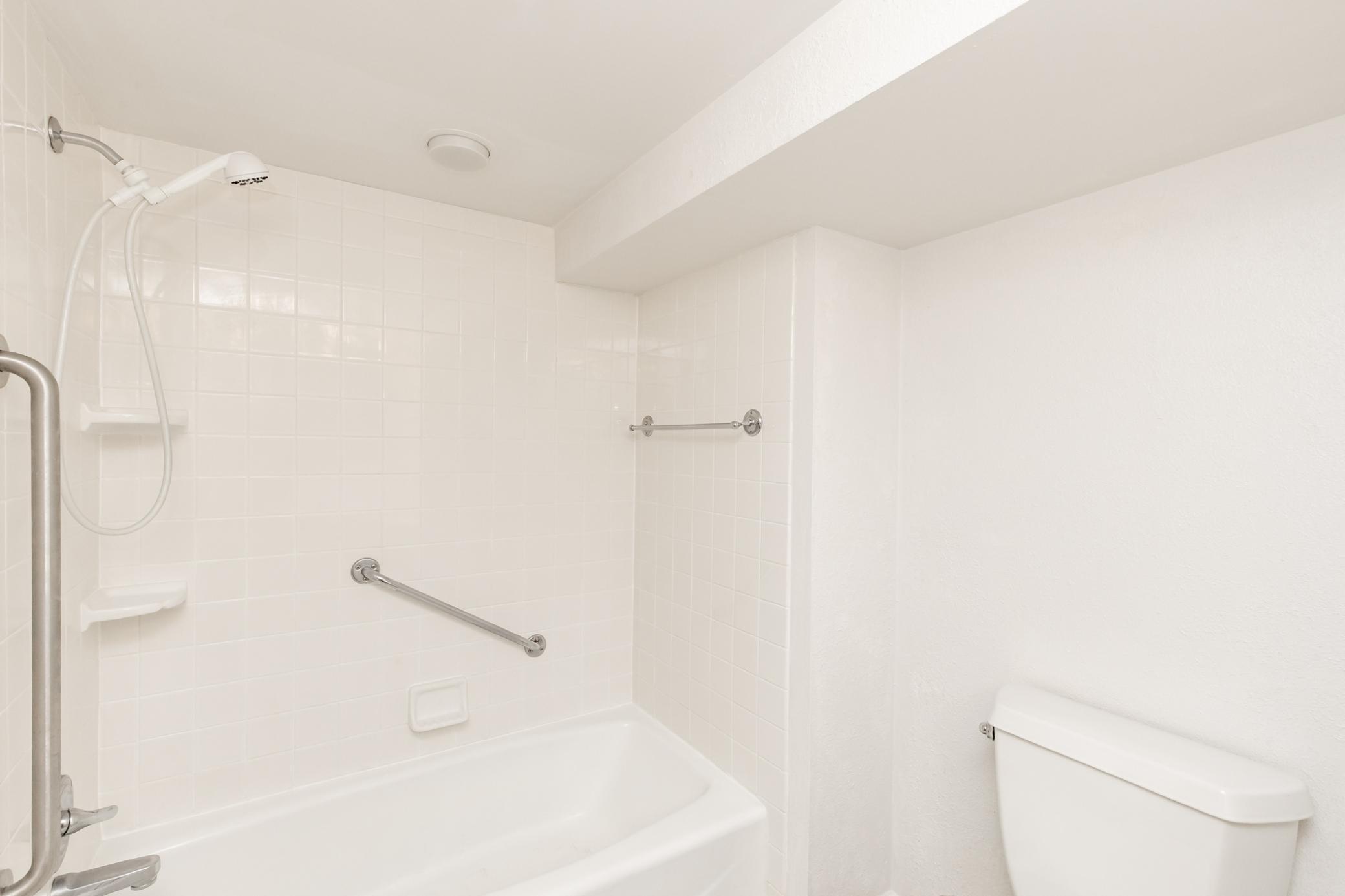 Bathroom 2 - Full - Private