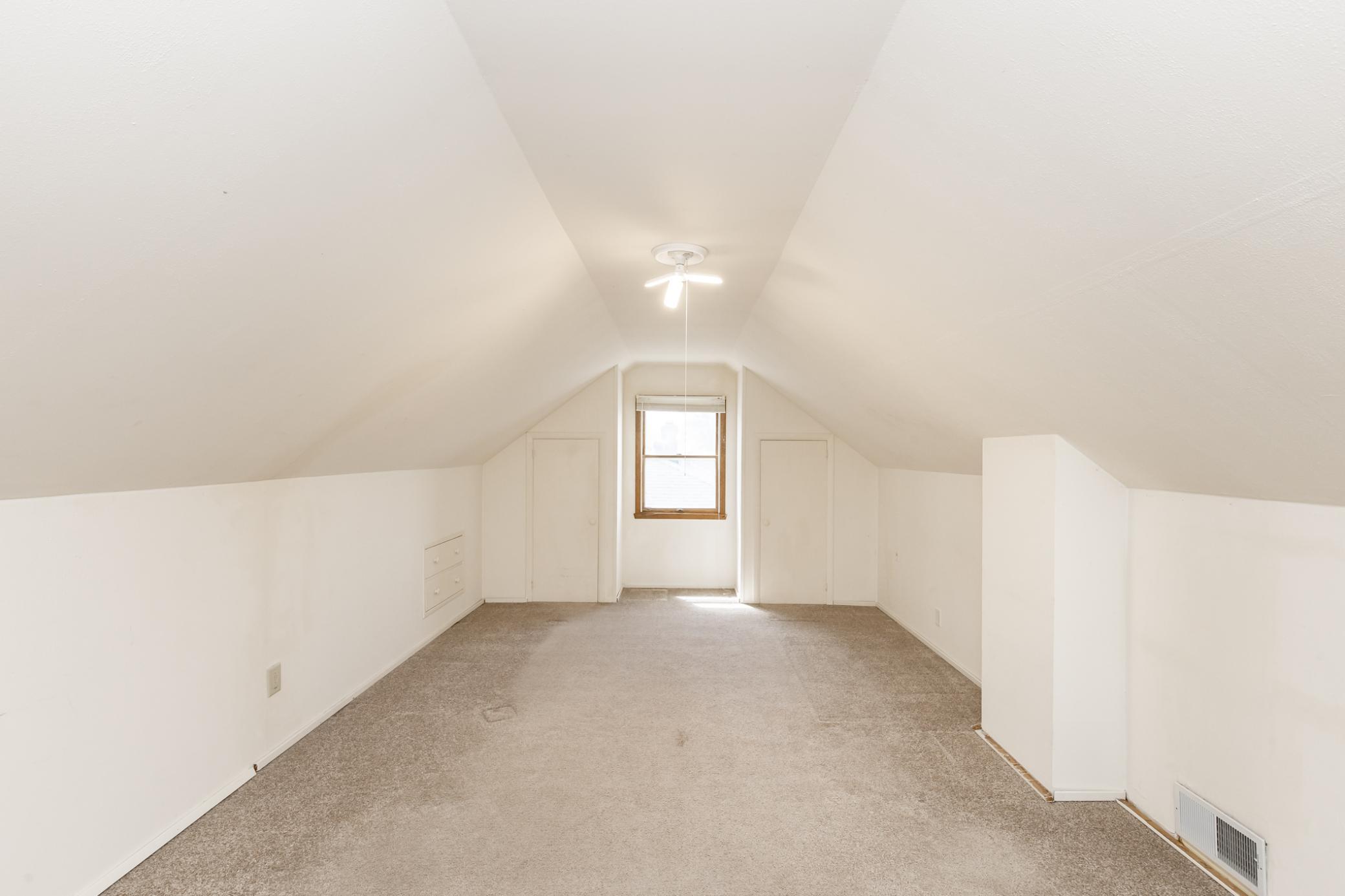 Loft/Bedroom 2