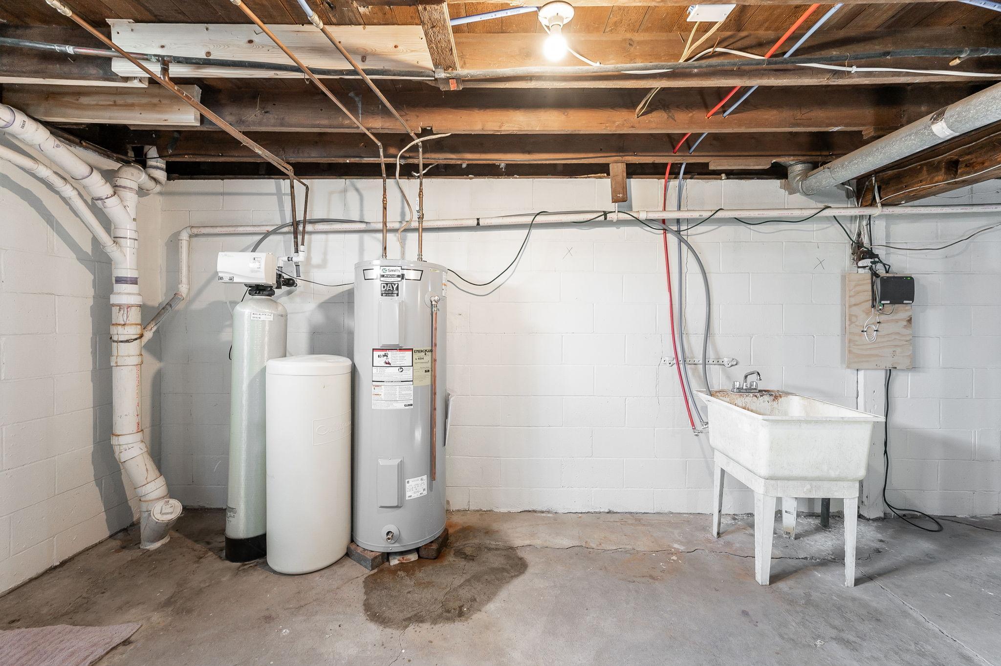 Electric Water Heater & Water Softner