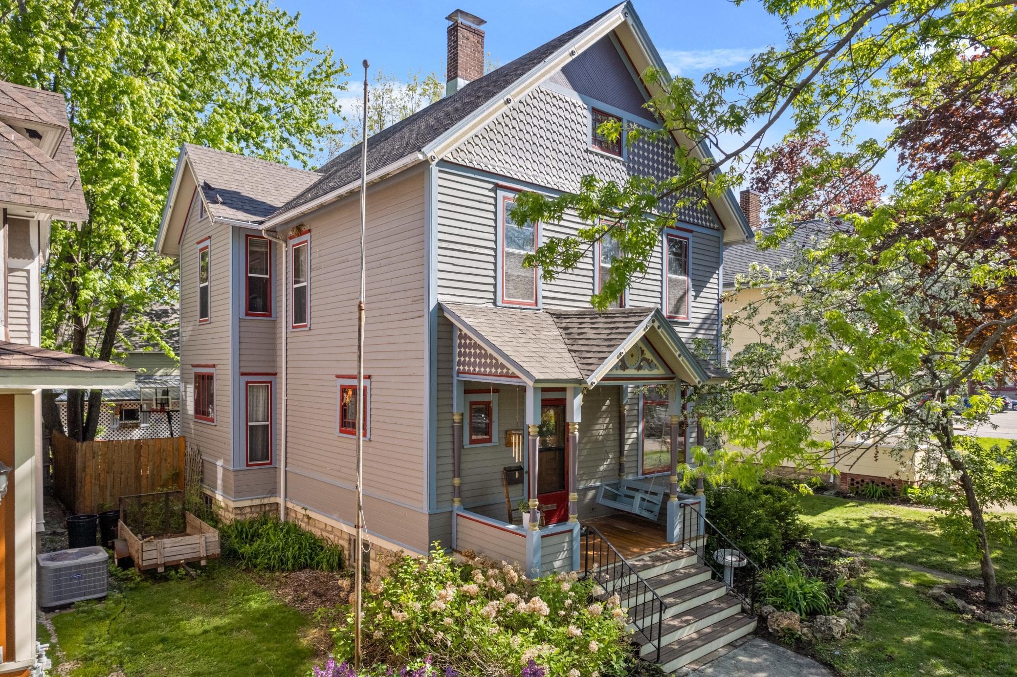 708 w 6th Street