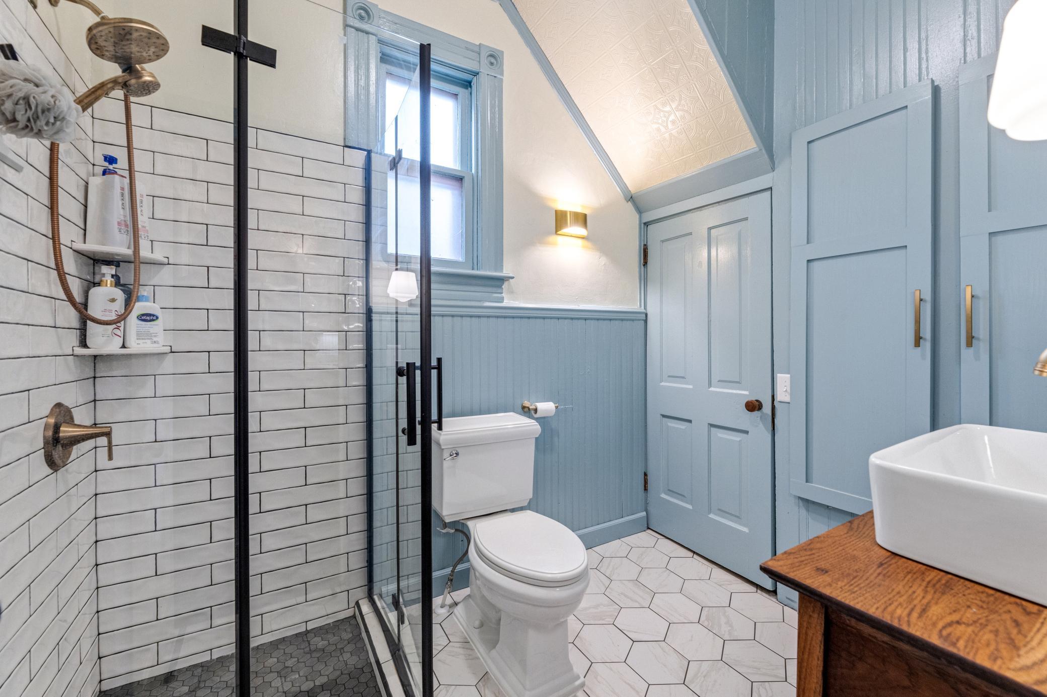 Main floor bathroom