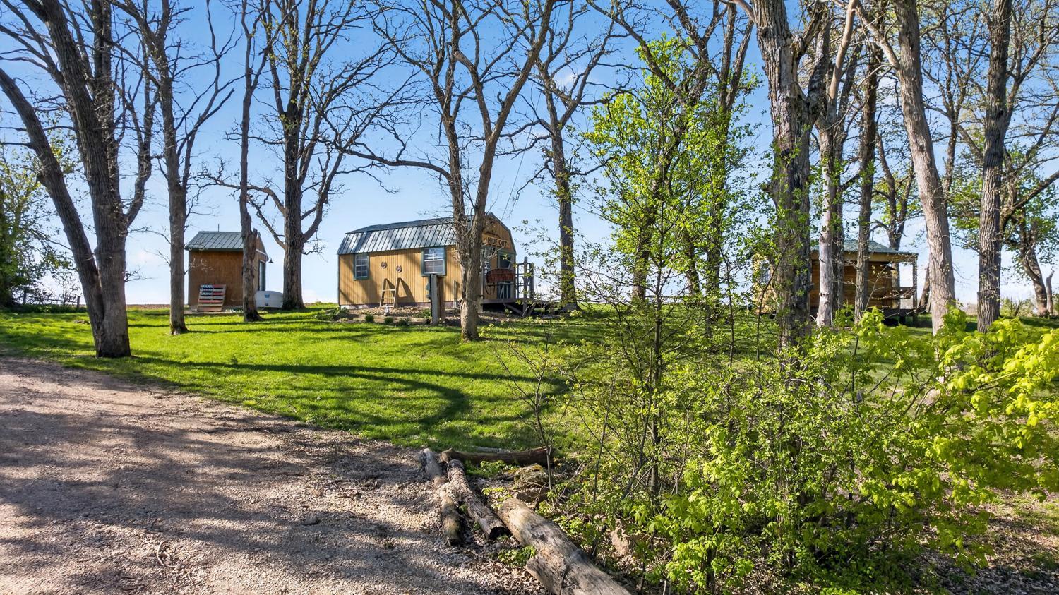 Main Cabin/Bathhouse/Yard