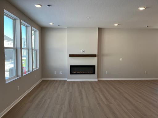Electric fireplace and mantle