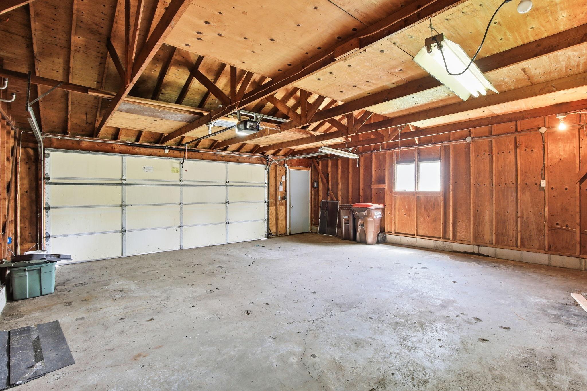 Oversized 2 car garage