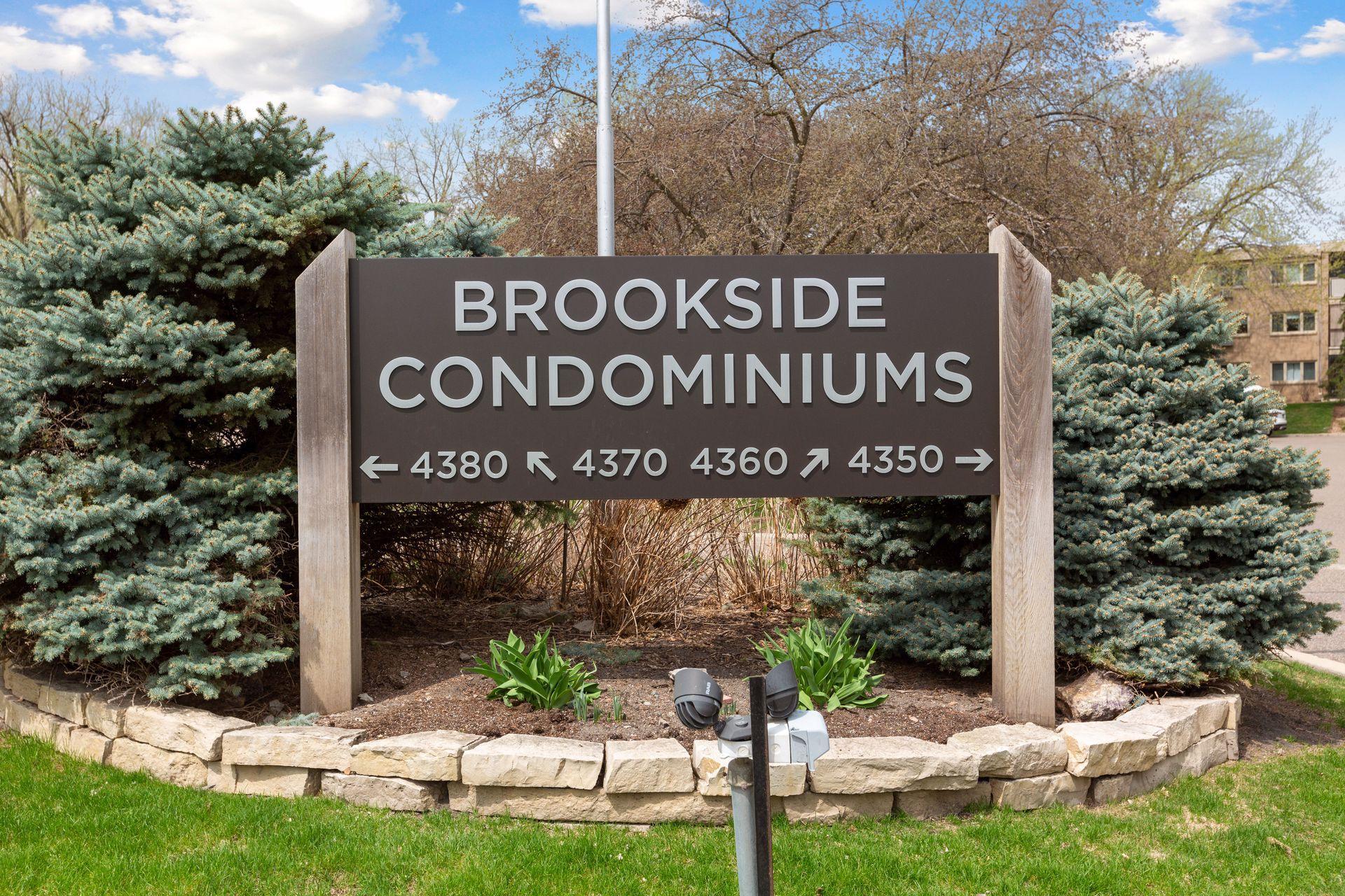 4380 Brookside Court Condominiums