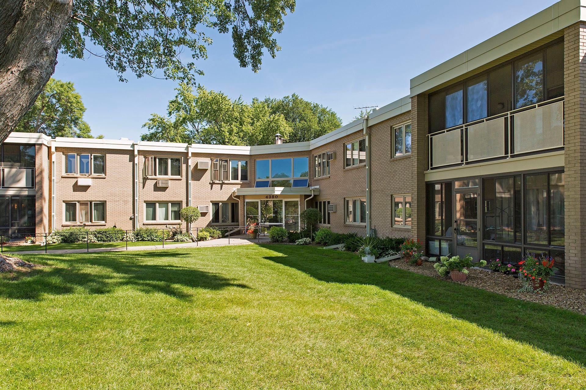4380 Brookside Court