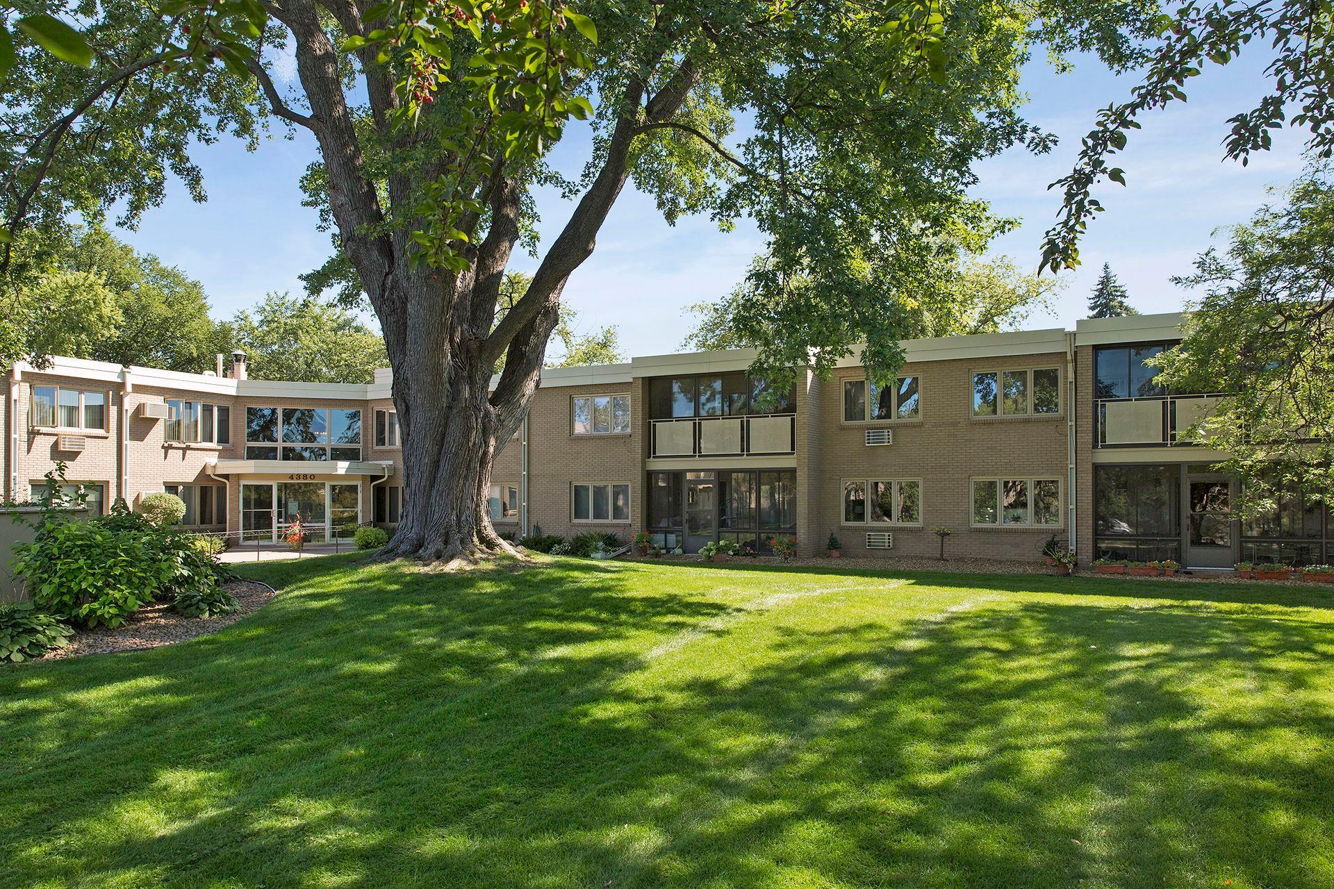 4380 Brookside Court