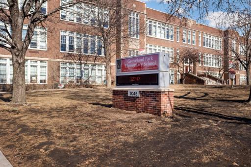524 Mississippi River Boulevard S, Saint Paul, MN 55116