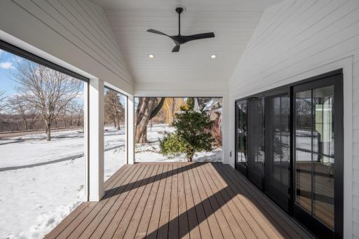 524 Mississippi River Boulevard S, Saint Paul, MN 55116