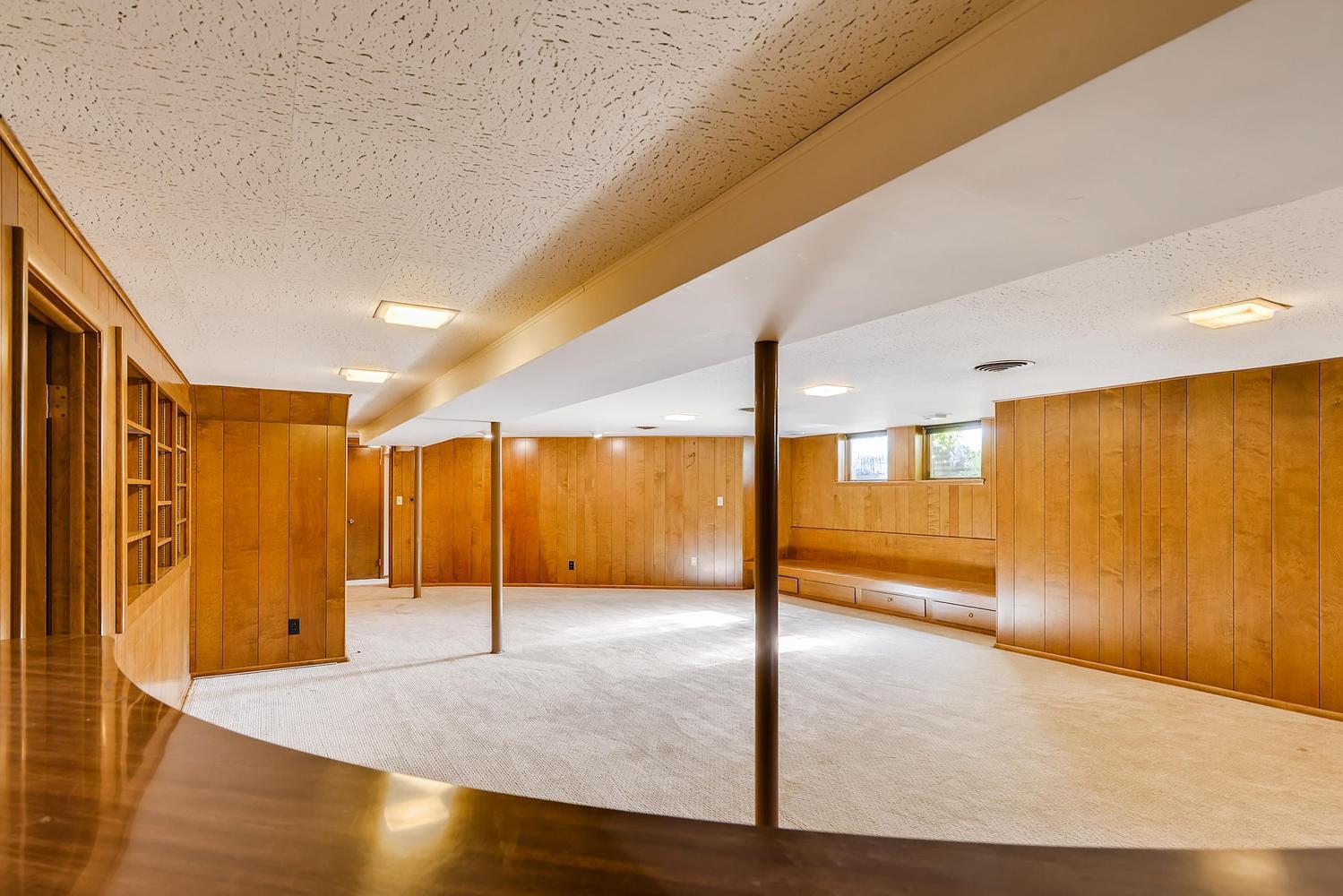 524 Mississippi River Blvd S-large-020-016-Lower Level Wetbar-1499x1000-72dpi (2).jpeg