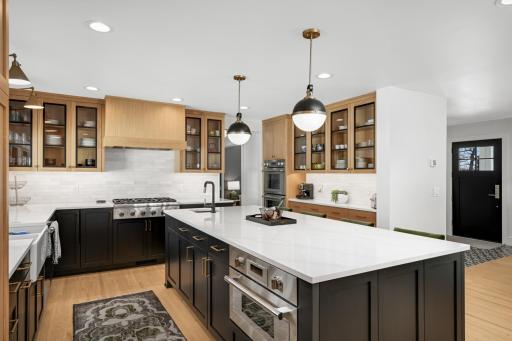 524 Mississippi River Boulevard S, Saint Paul, MN 55116