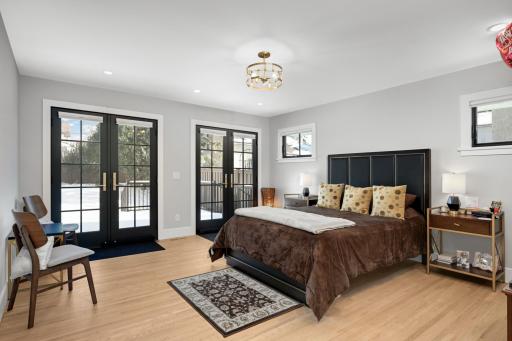 524 Mississippi River Boulevard S, Saint Paul, MN 55116