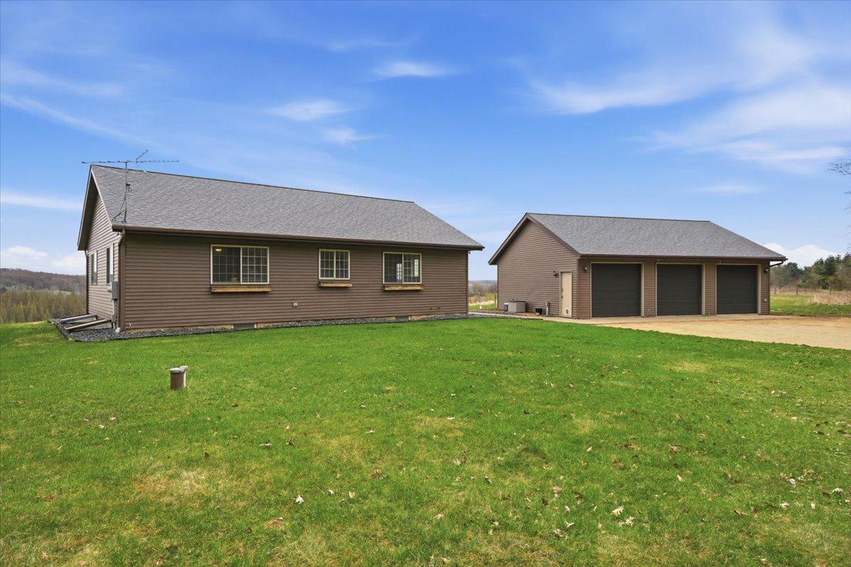 02-Front of Home.jpg