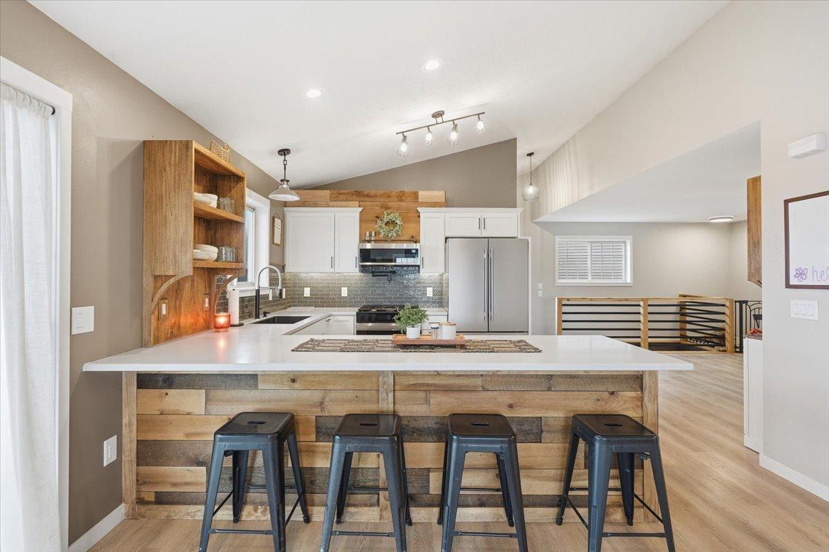 05-Kitchen.jpg