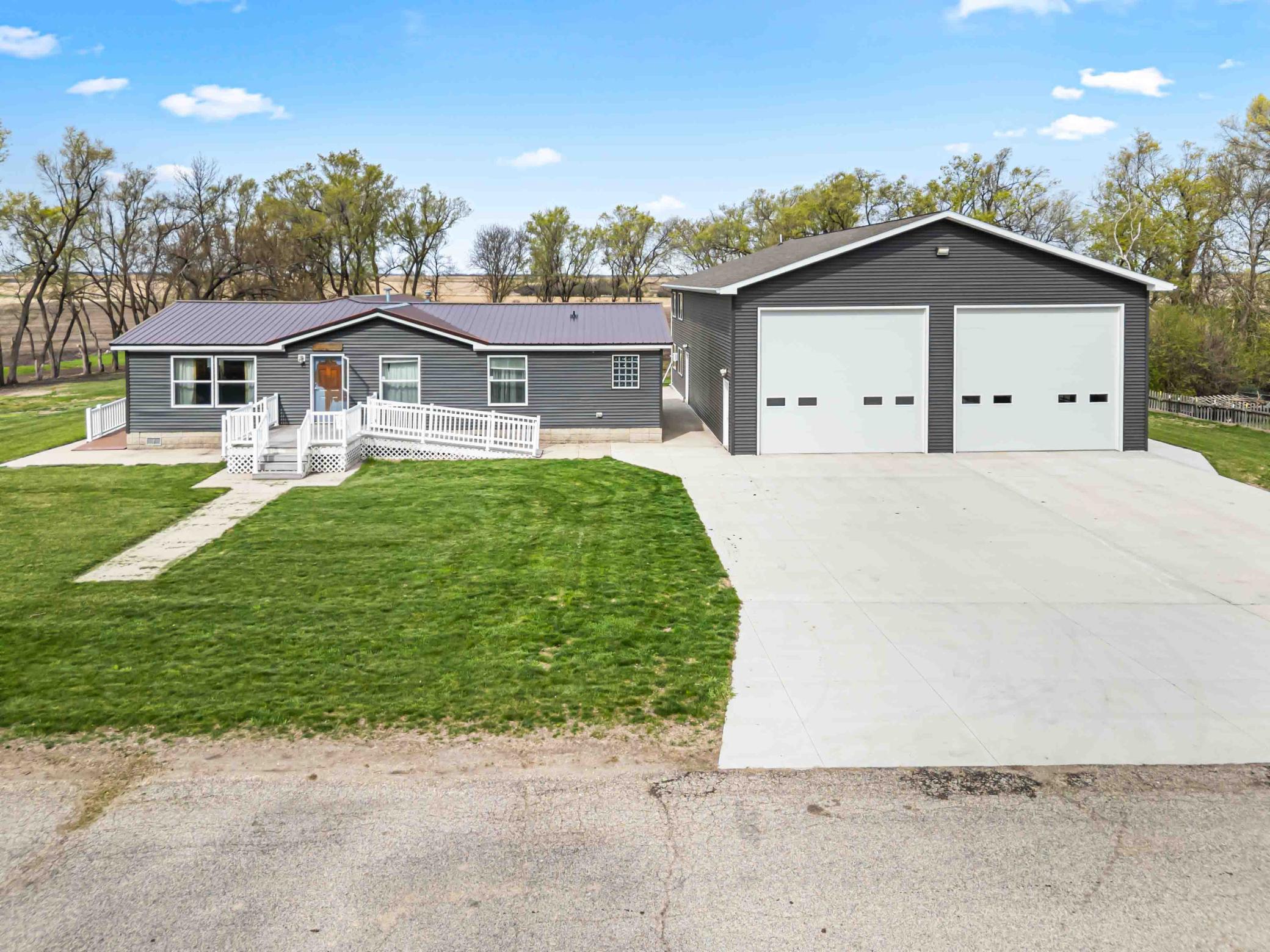 137 Roosevelt St Cayuga-2.jpg