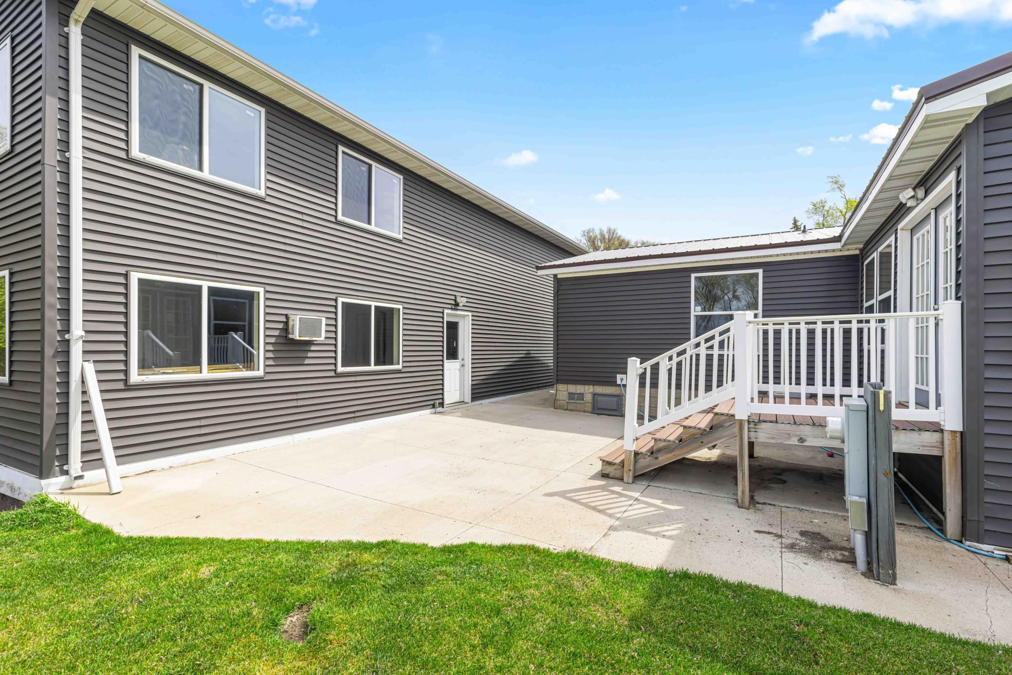 137 Roosevelt St Cayuga-15.jpg