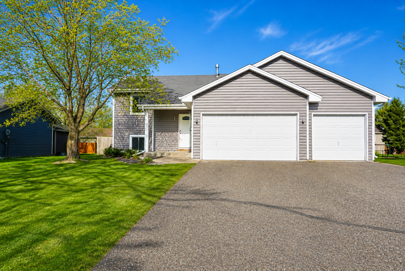 12382 Ivywood - Front.png