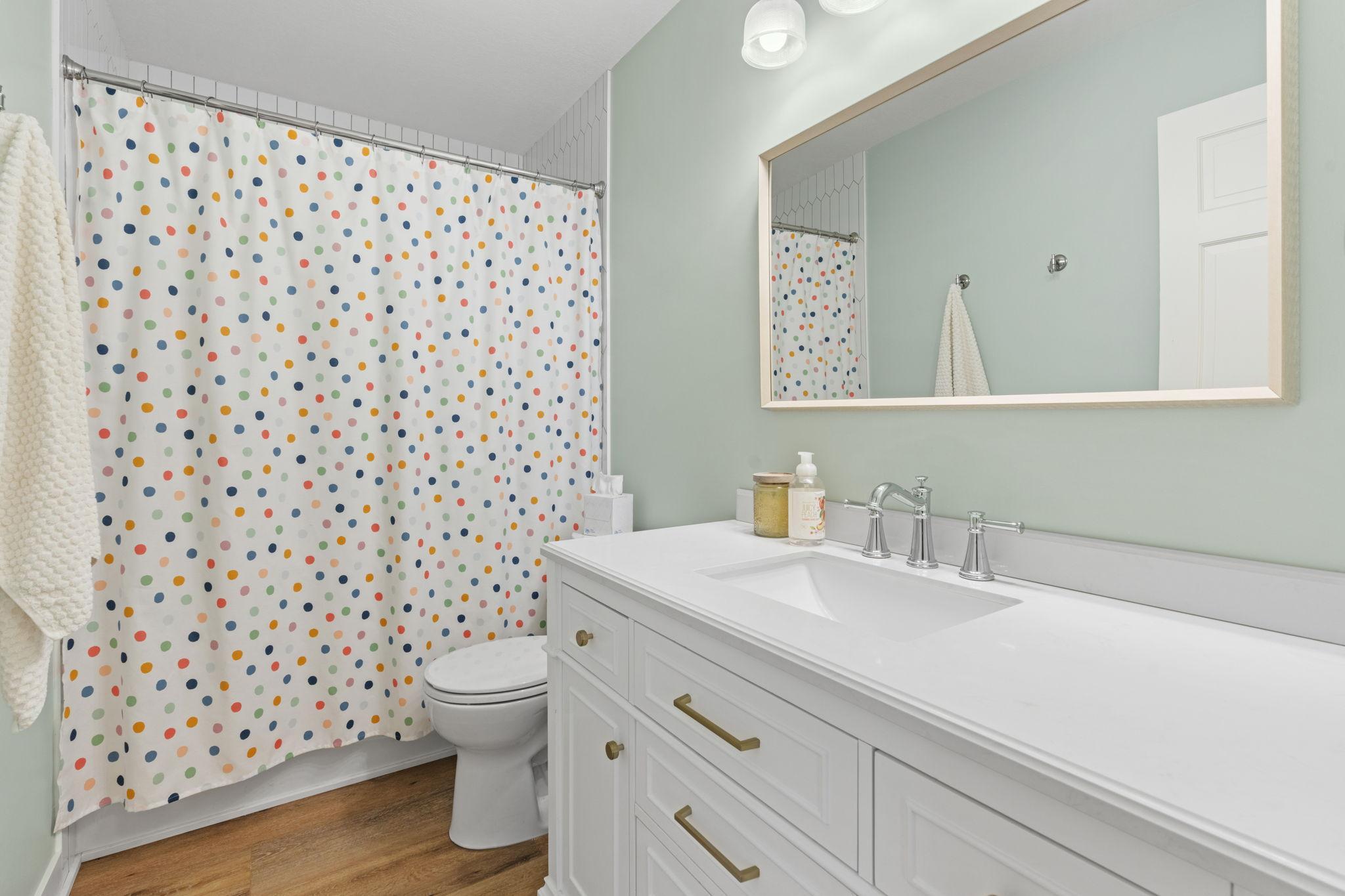 Upper level full bathroom.jpg