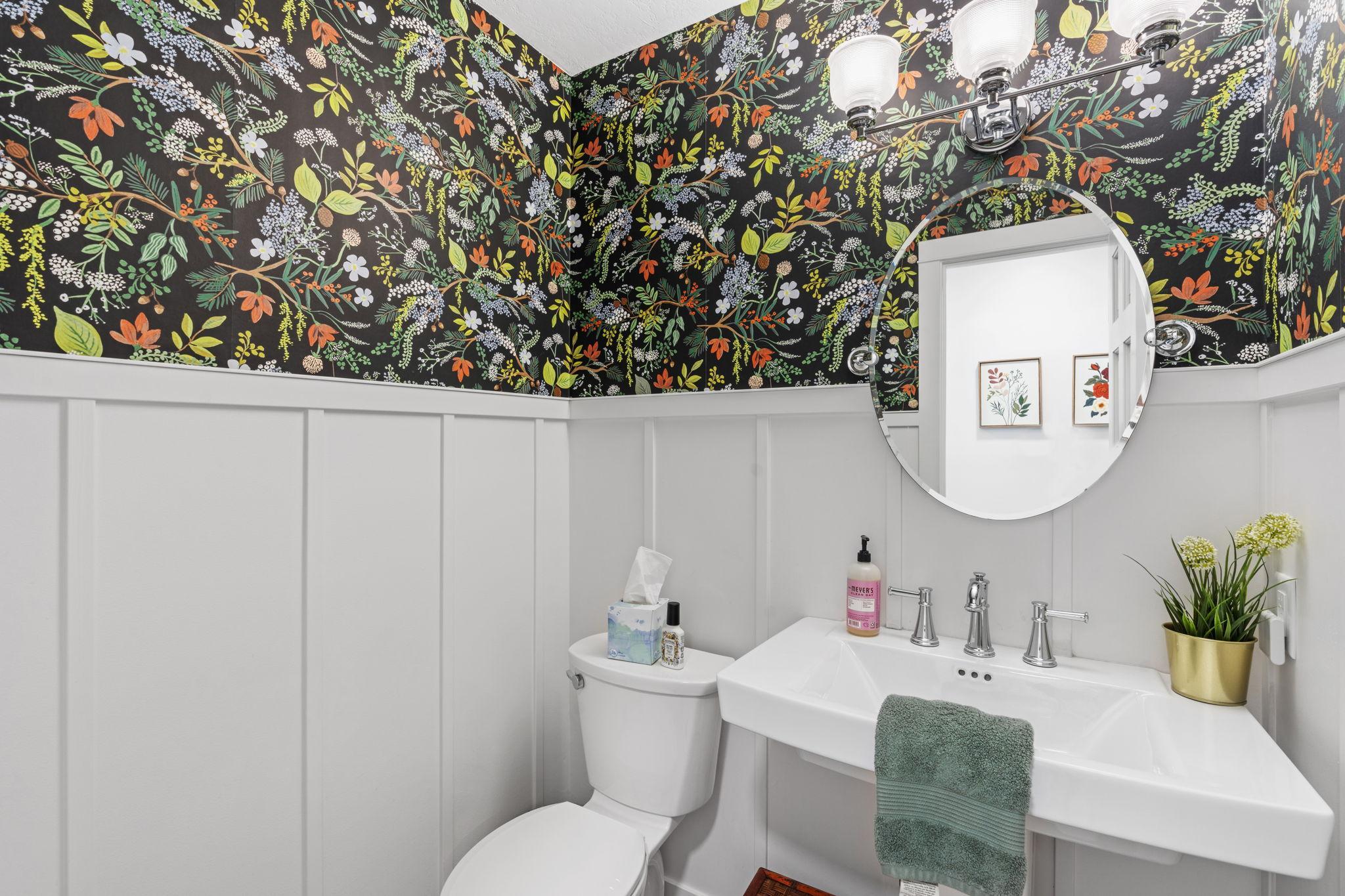 Main floor half bath.jpg