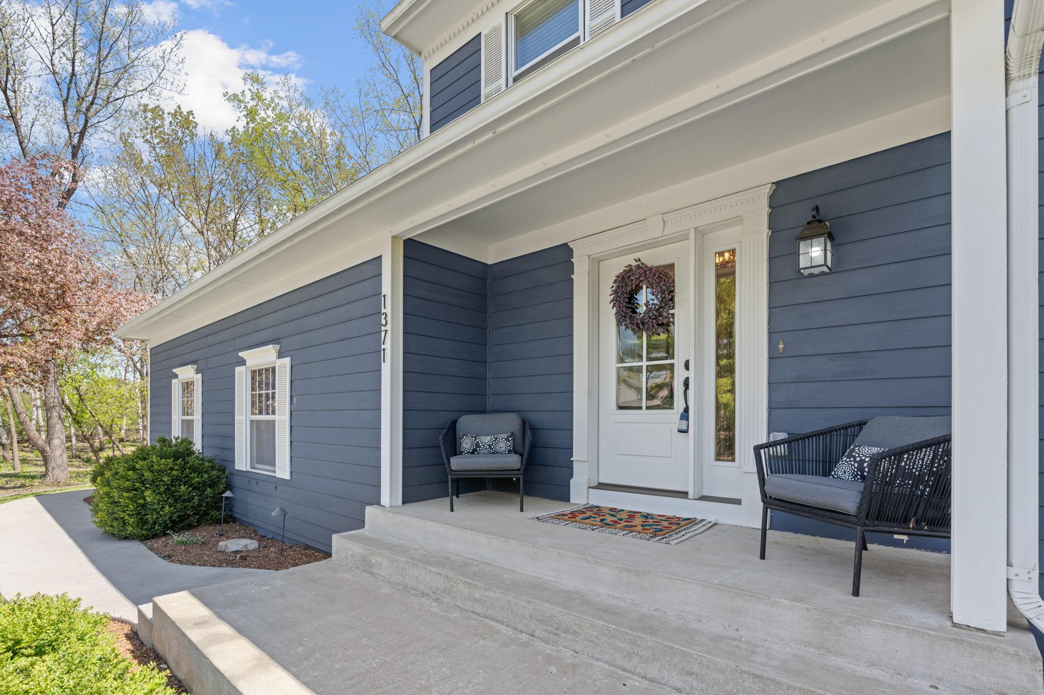Welcoming front porch.jpg