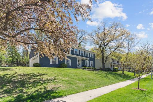 1371 Woodland Drive SW, Rochester, MN 55902