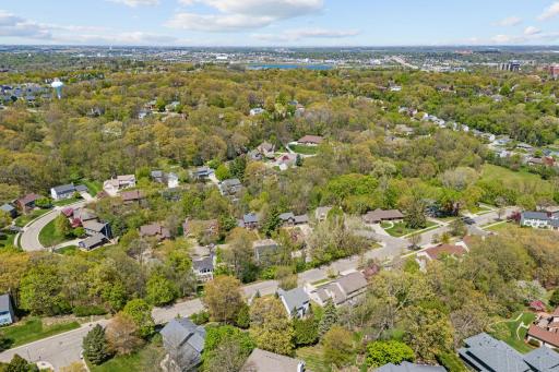 1371 Woodland Drive SW, Rochester, MN 55902