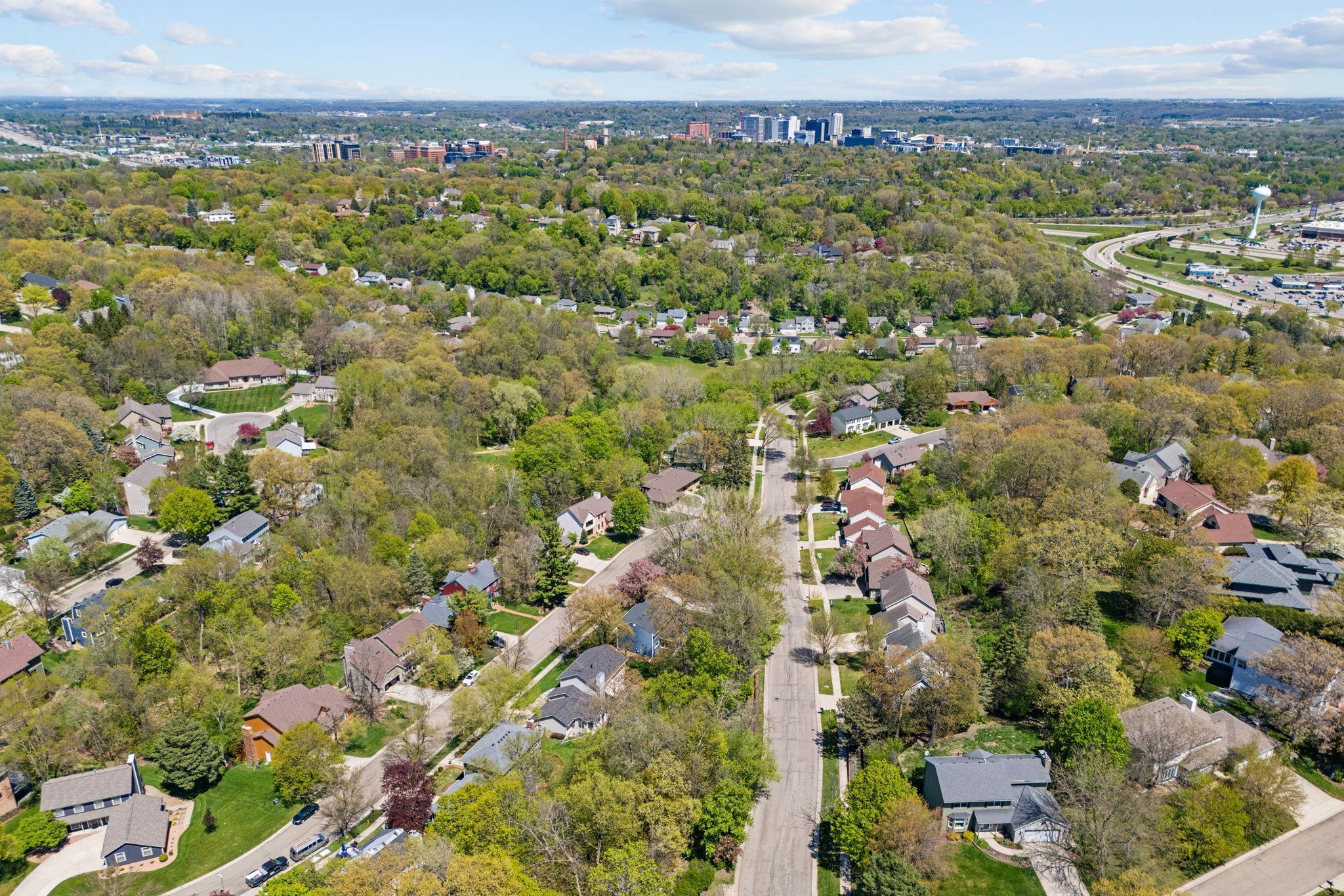 1371 Woodland Dr SW-21.jpg