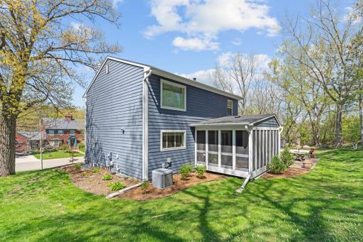 1371 Woodland Drive SW, Rochester, MN 55902
