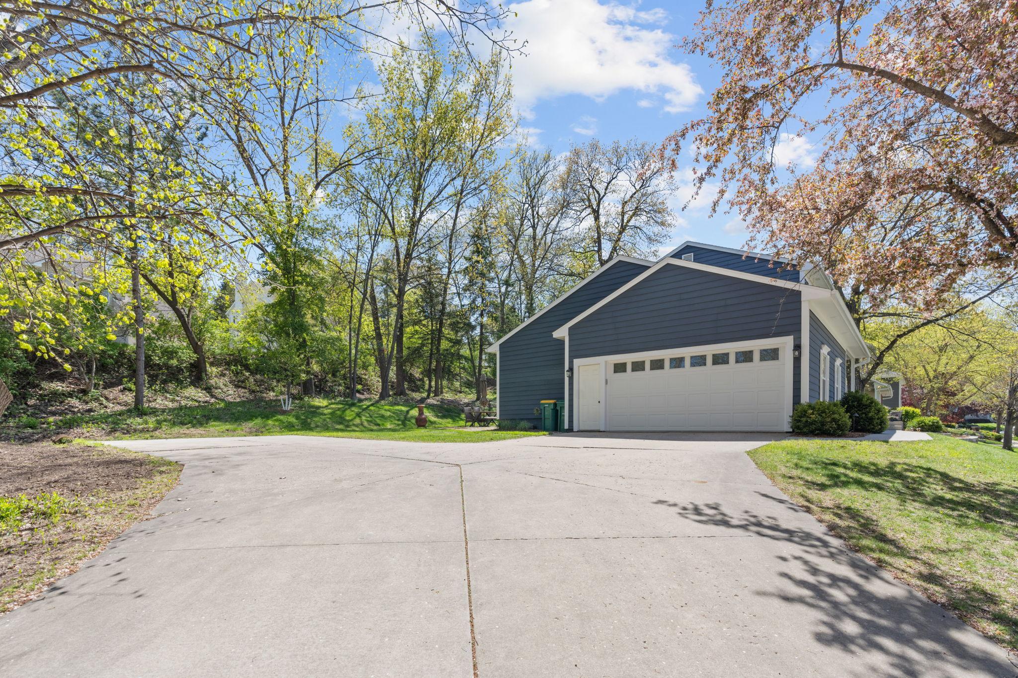 1371 Woodland Dr SW-8.jpg