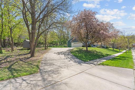1371 Woodland Drive SW, Rochester, MN 55902