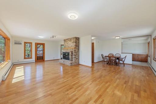 327 Krattley Lane, Hudson, WI 54016