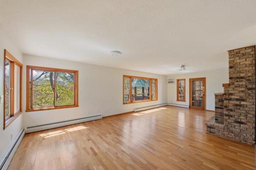 327 Krattley Lane, Hudson, WI 54016