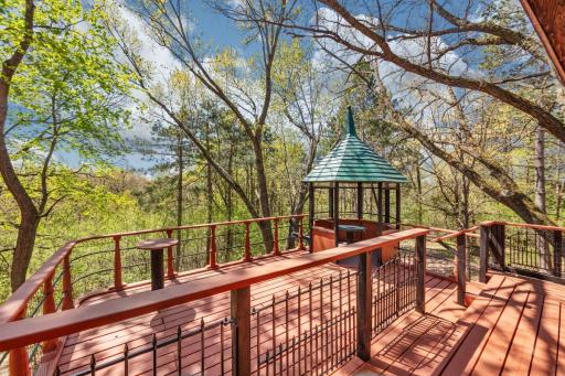 327 Krattley Lane, Hudson, WI 54016