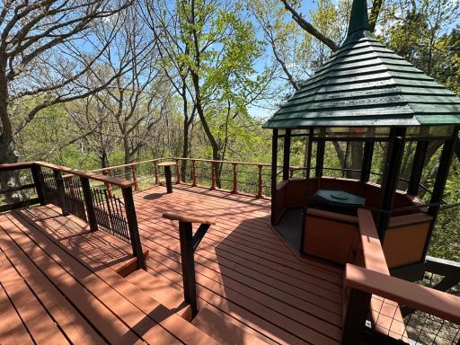 327 Krattley Lane, Hudson, WI 54016