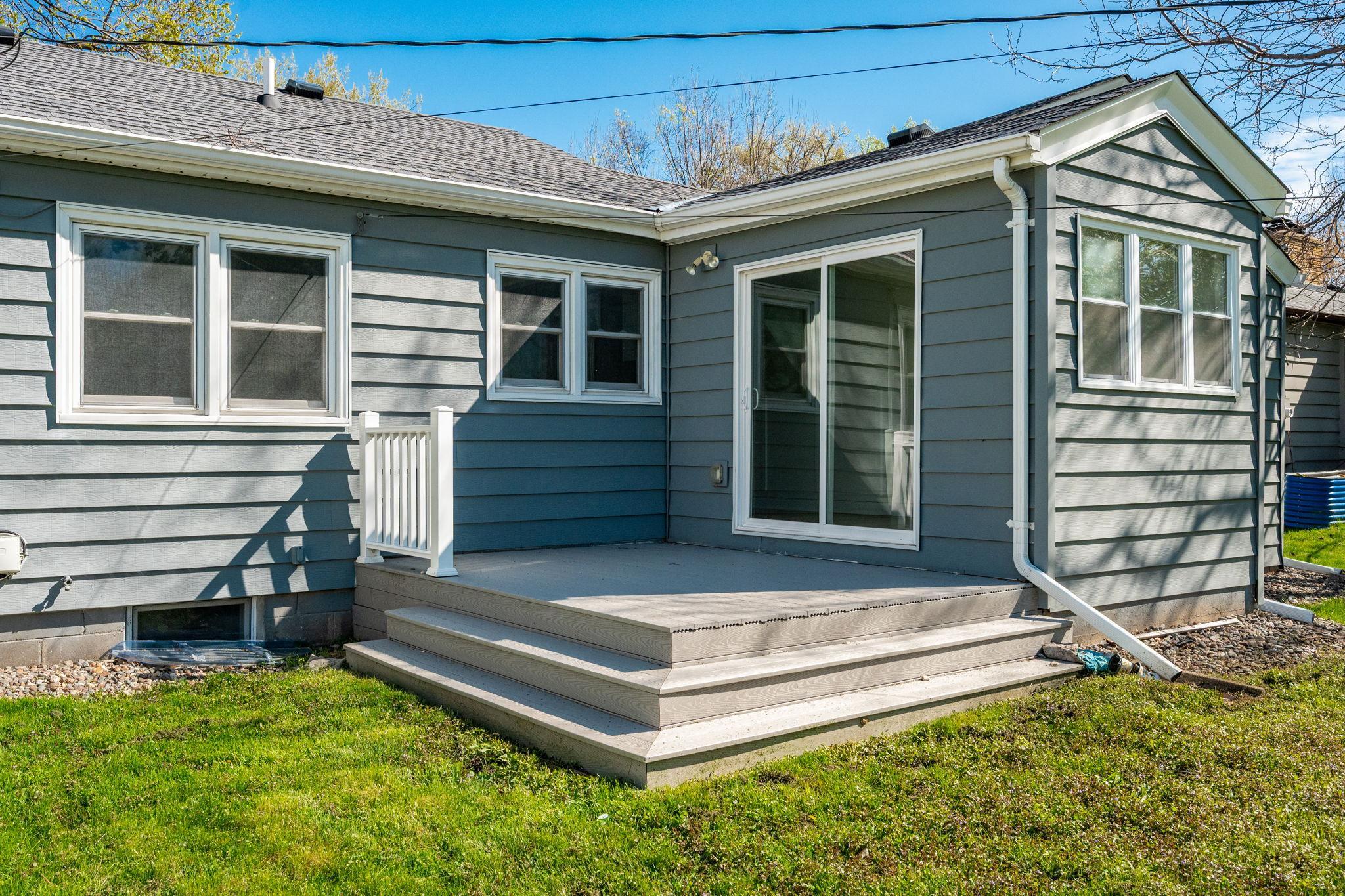 Nice deck with quick access to the kitchen