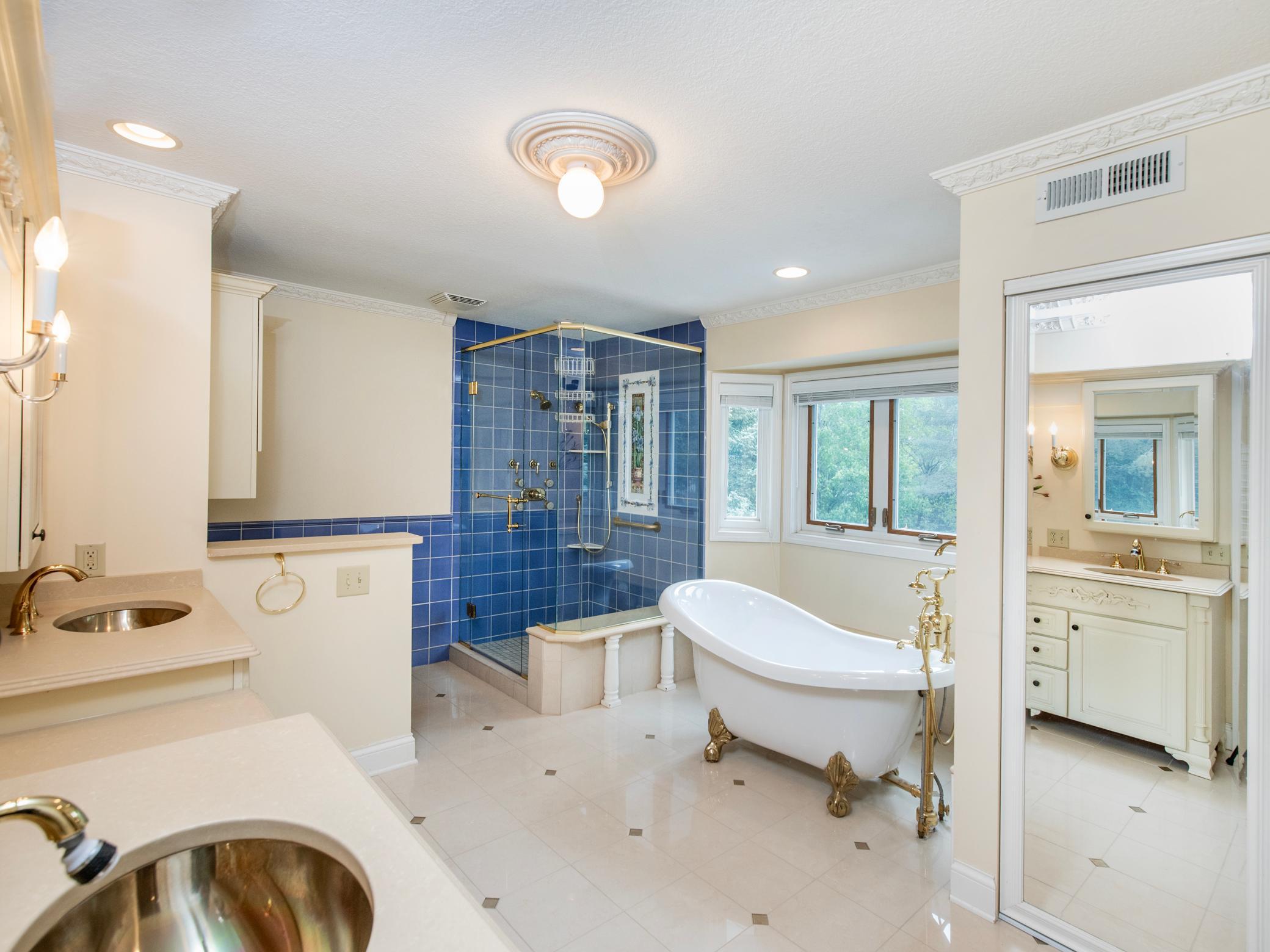 Primary full bath.