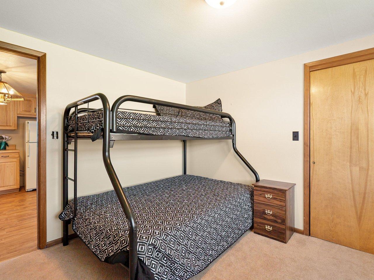 46-custom-18747-tetonka-lake-ln.jpg