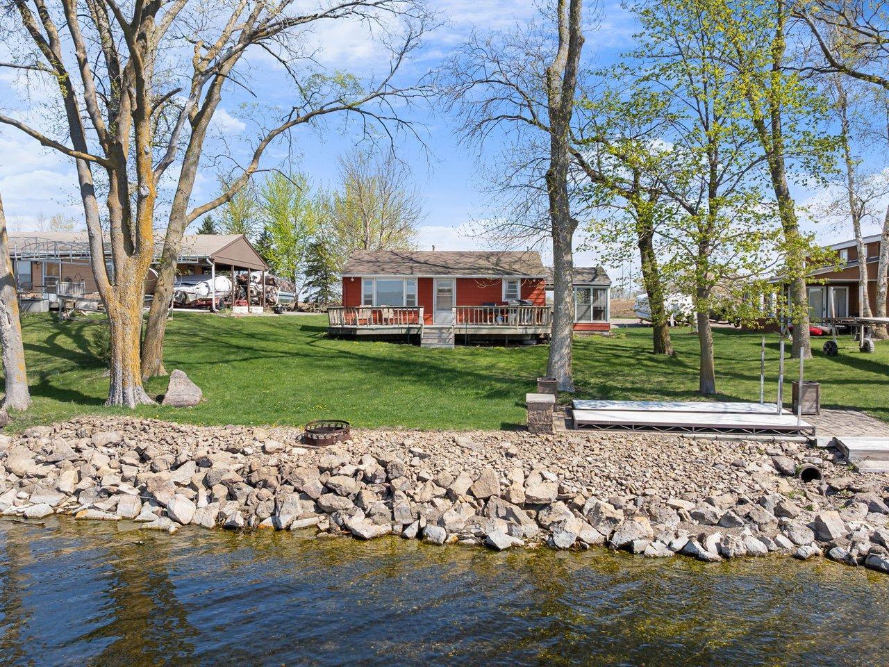 30-custom-18747-tetonka-lake-ln.jpg