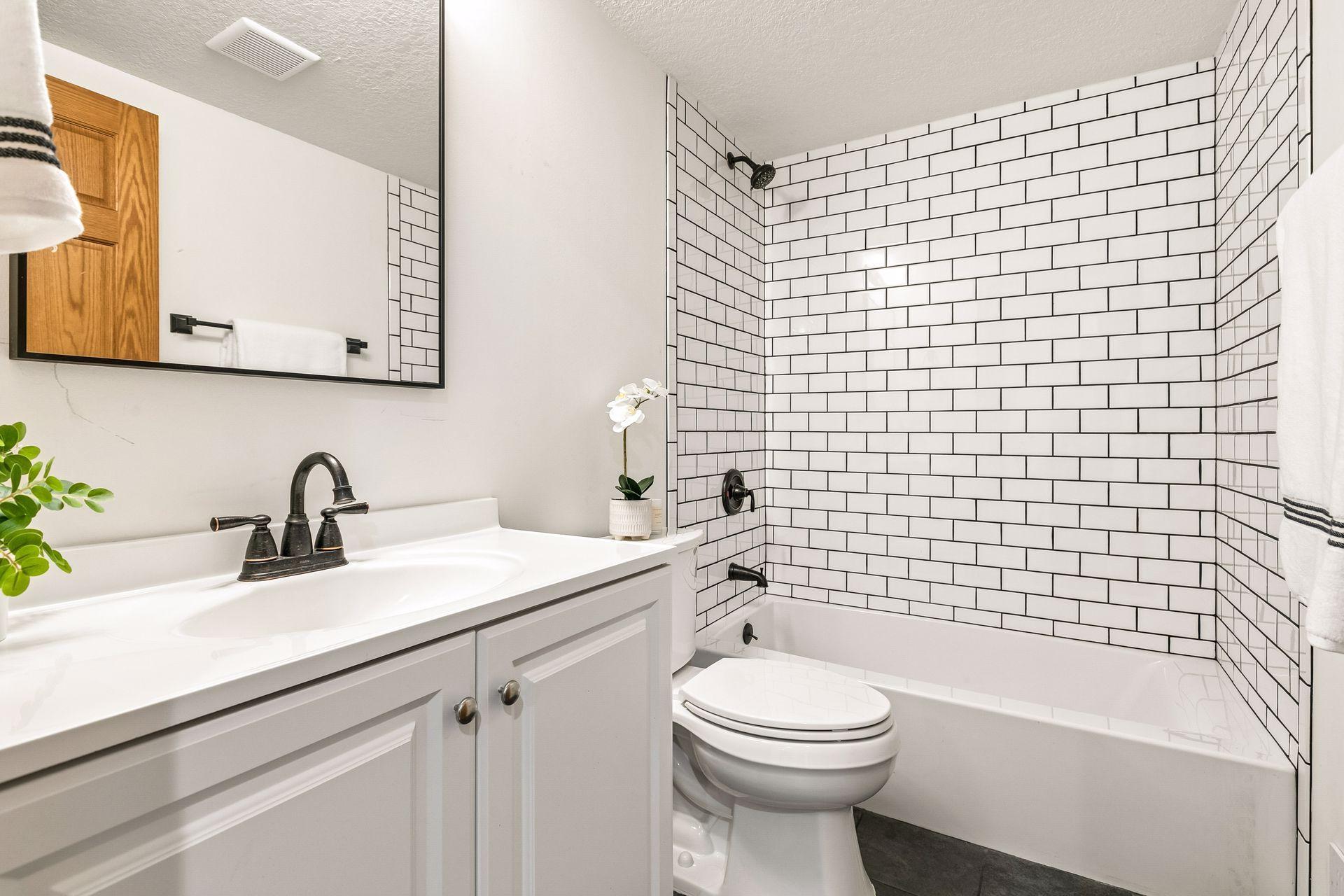Lower level full bath