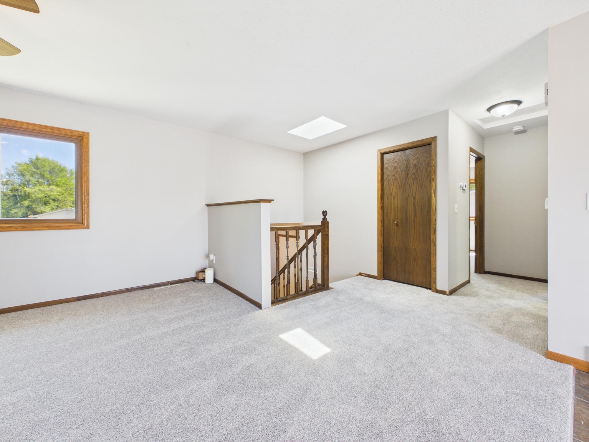 9380 Hale Avenue S, Cottage Grove, MN 55016