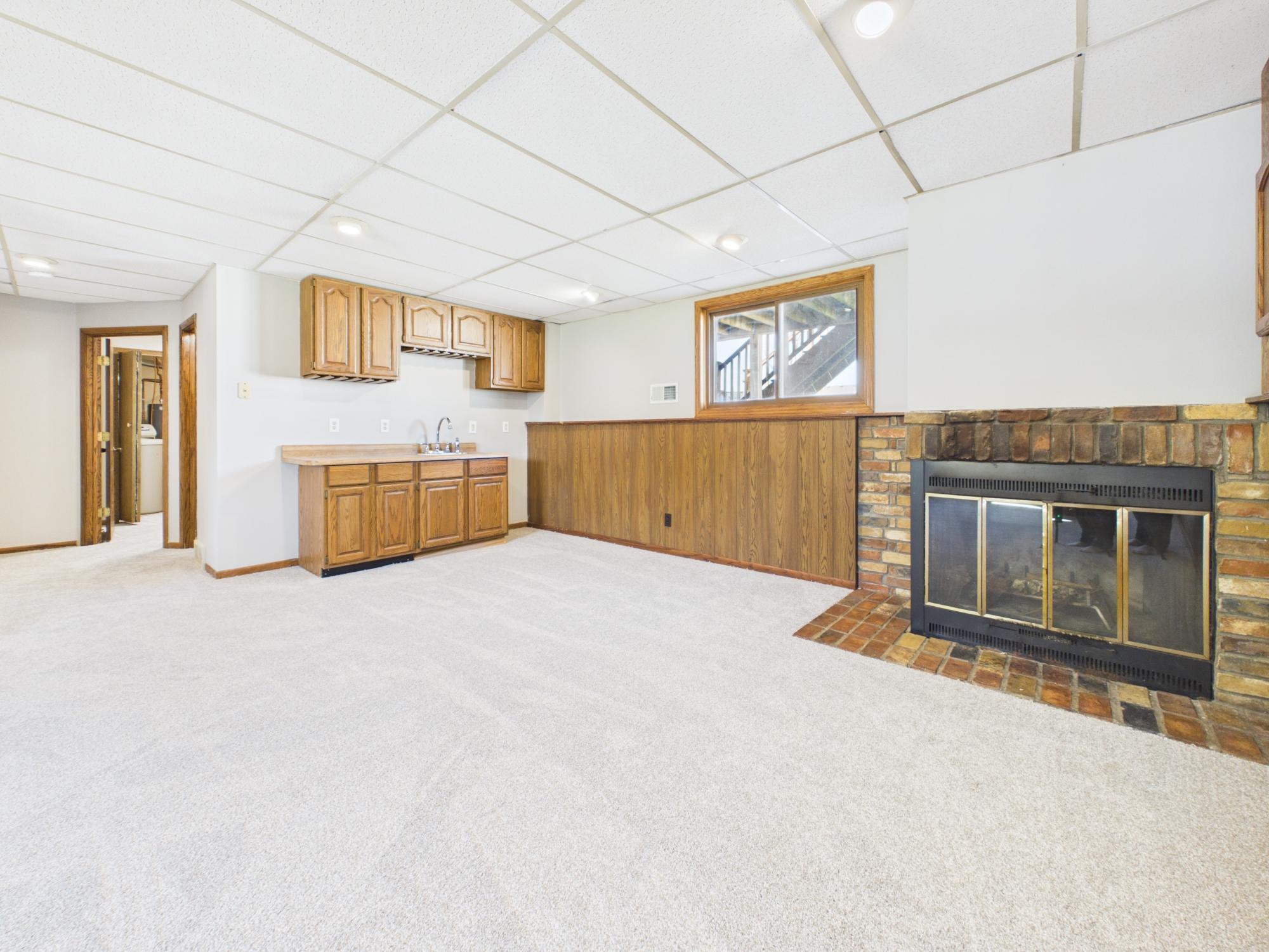 9380 Hale Avenue S, Cottage Grove, MN 55016