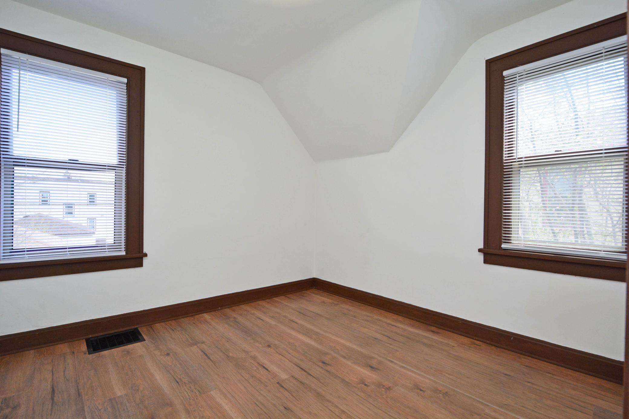 2641 18th Ave So 17.jpg