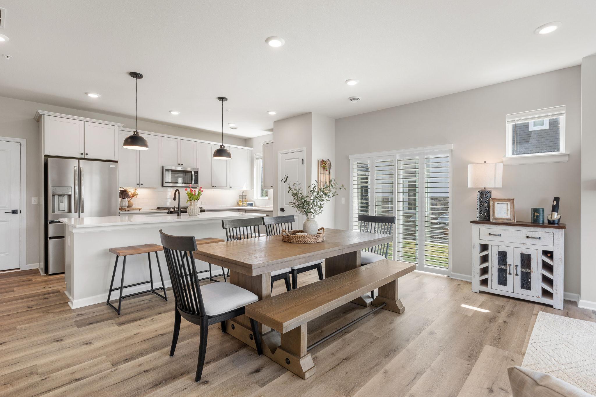24-web-or-mls-625 E Blossom Cir-24.jpg