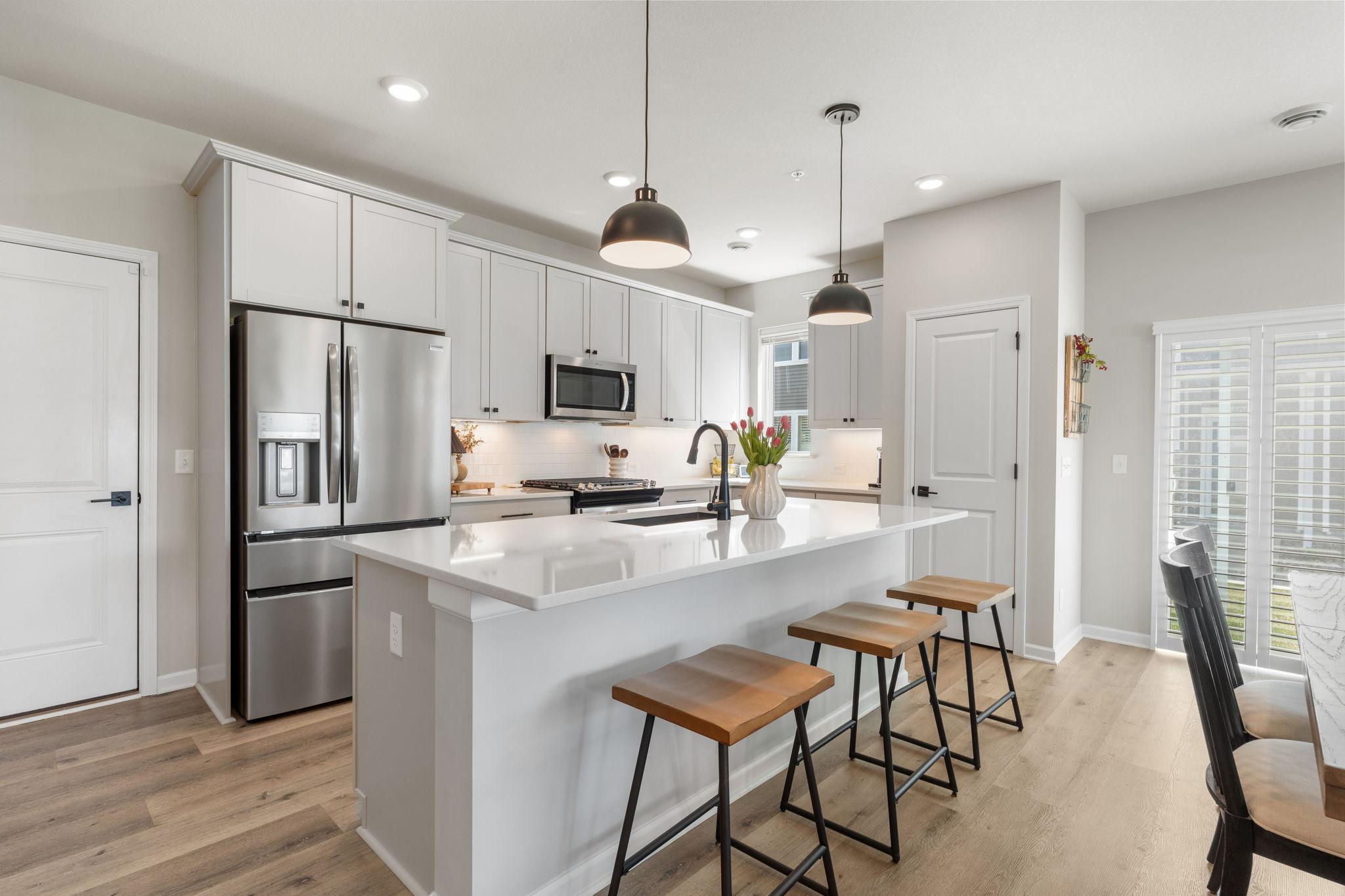 26-web-or-mls-625 E Blossom Cir-26.jpg