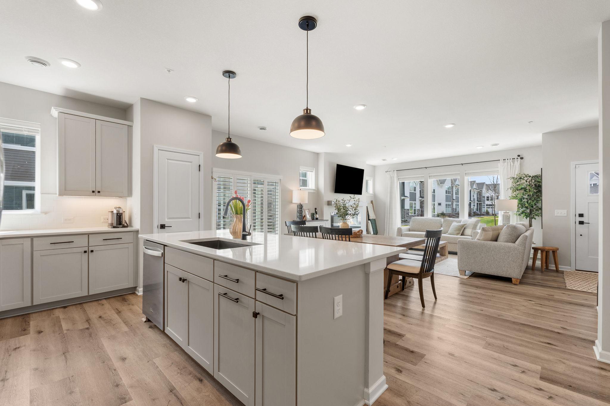 28-web-or-mls-625 E Blossom Cir-28.jpg