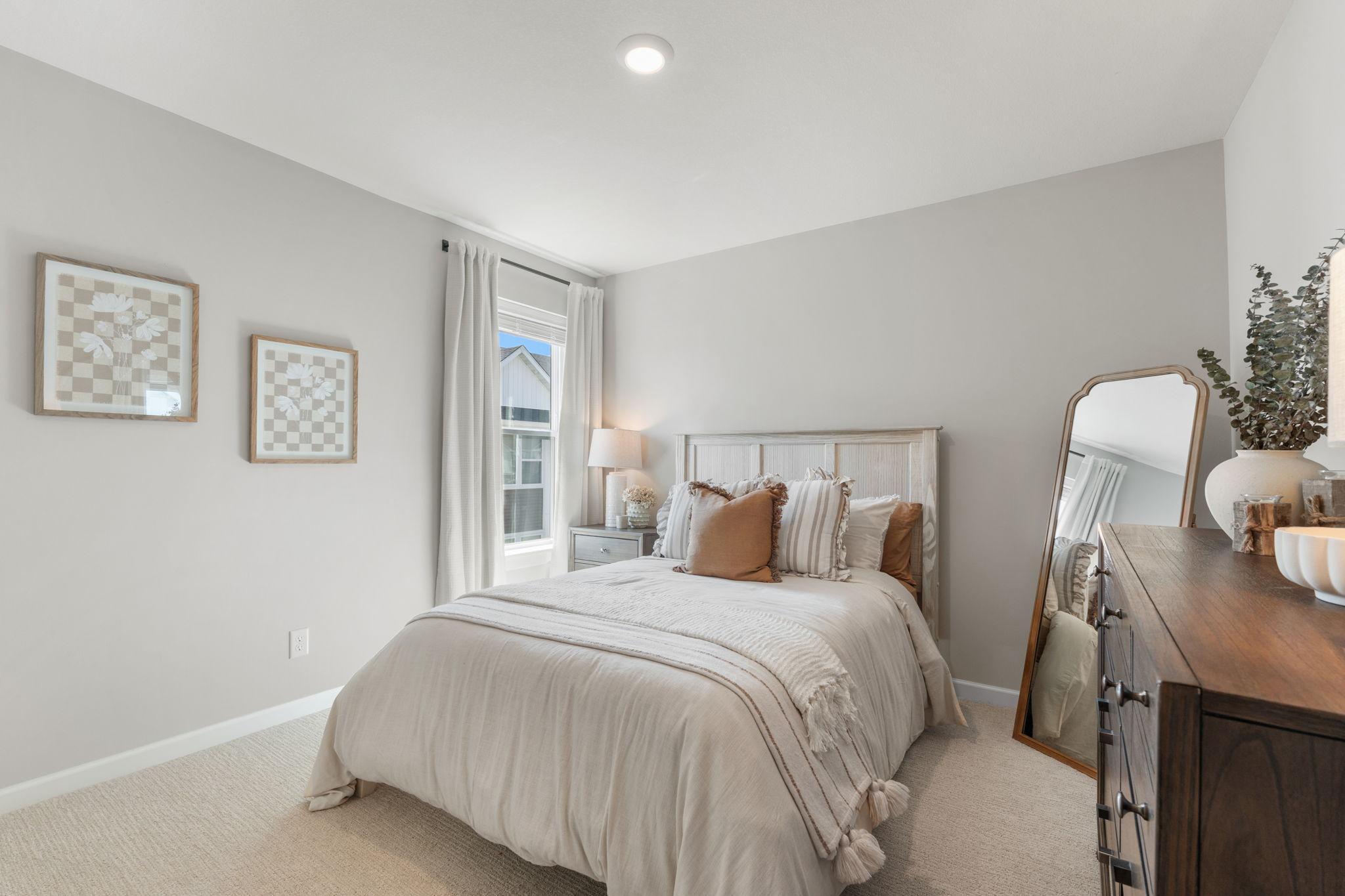 33-web-or-mls-625 E Blossom Cir-33.jpg